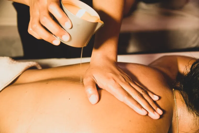 Massage à la bougie Duo.  1h00: 218.00€, Cagnes-Sur-Mer, BAN NUAD THAI MASSAGE