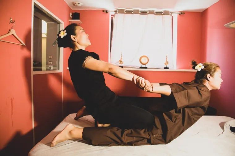 Offre bien-être –25 % : massage revitalisant pour circuler l’énergie et apaiser les douleurs , Cagnes-Sur-Mer, BAN NUAD THAI MASSAGE